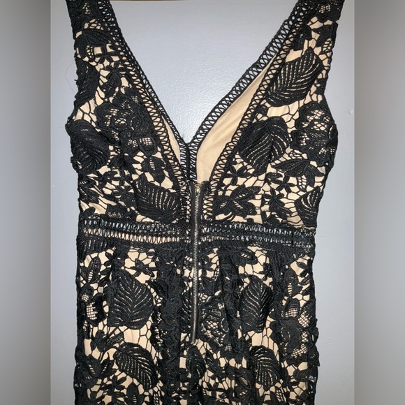 Romeo Juliet Couture Black Double V Lace Midi Dress [ SZ med ] - Picture 10 of 16